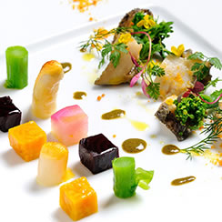 伊豆高原 ミッシェルガーデンコート リストランテ ラ・ヴィータ・エ・ベッラ 春野菜と地のアワビのマリネ 肝のソース