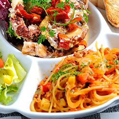 MONTE iL CHIANTI（モンテ イル キャンティ）エビとアスパラのトマトクリームソースパスタ