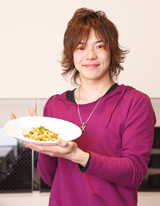 アコジィ ケンジさん