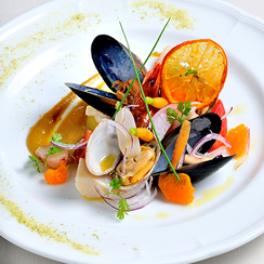魚介のマリネ うずら豆のクレーマ オレンジのサラダ